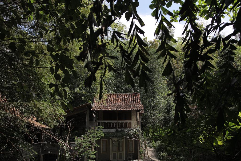 Rumah Senjakala Бантул Екстериор снимка